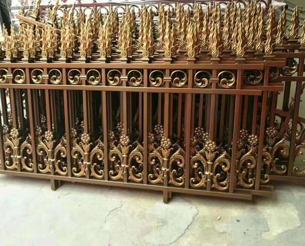 鋁藝護欄有哪些常見的應用？